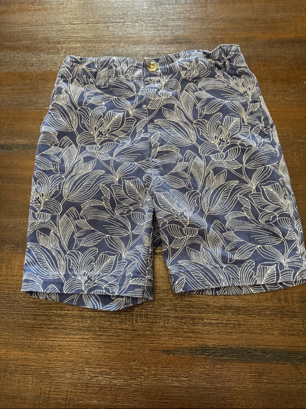 Boys size 6 Crown and Ivy Blue Floral Stretch Cotton Shorts